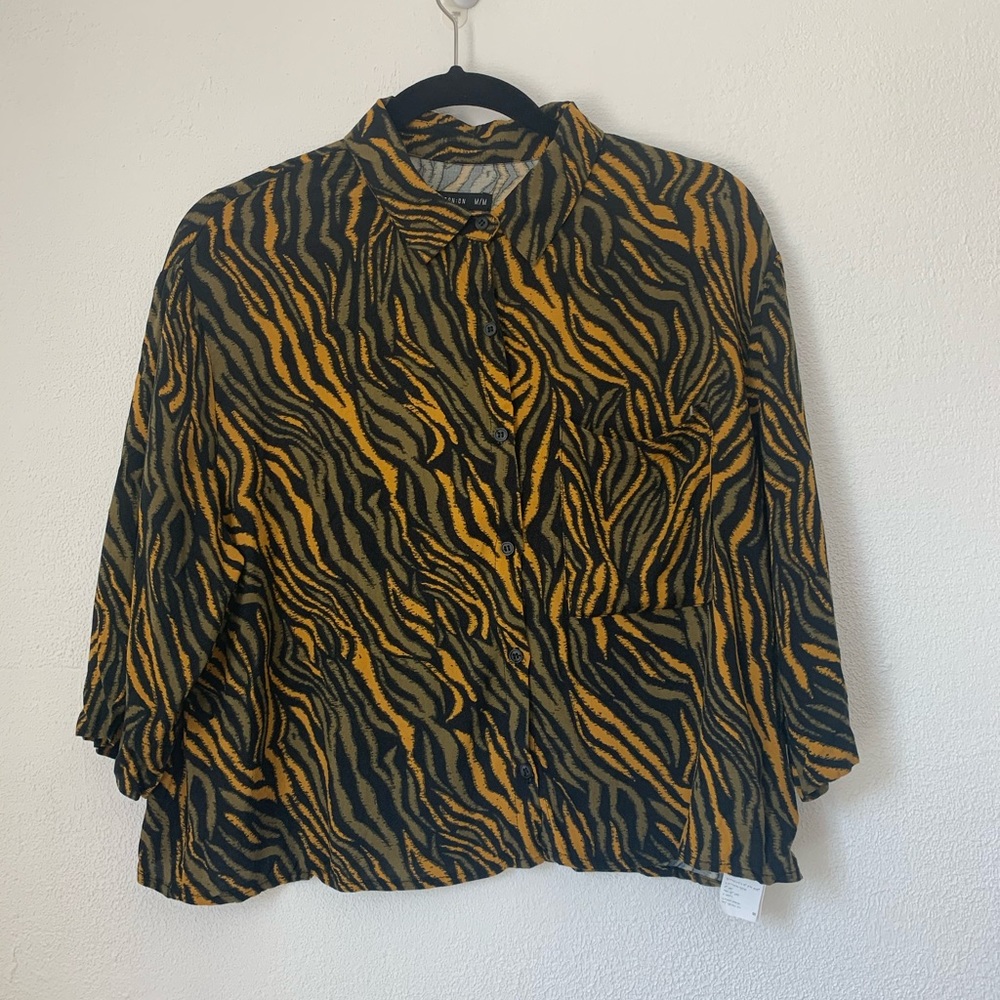 Cotton on button down cropped collard shirt